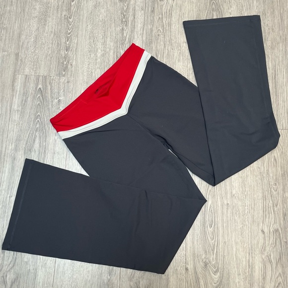 Victoria’s Secret Yoga Pants - Picture 2 of 6